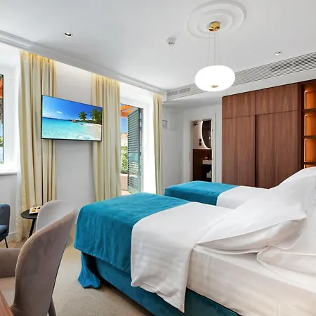 Orabelle Guest house 4*